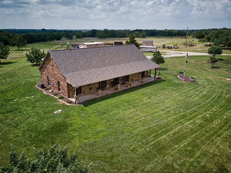 5562 County Road 1037, Celeste TX 75423 - Photo 40