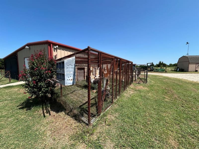 5562 County Road 1037, Celeste TX 75423 - Photo 31