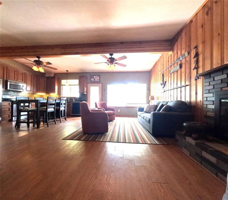 130 Marina View Court, Weatherford TX 76087 - Photo 3