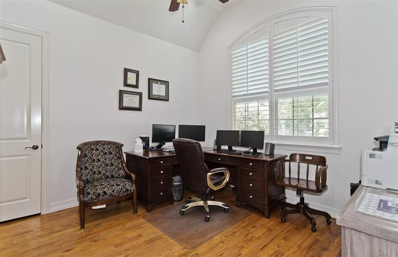 6208 Riverview Circle, Fort Worth TX 76112 - Photo 6
