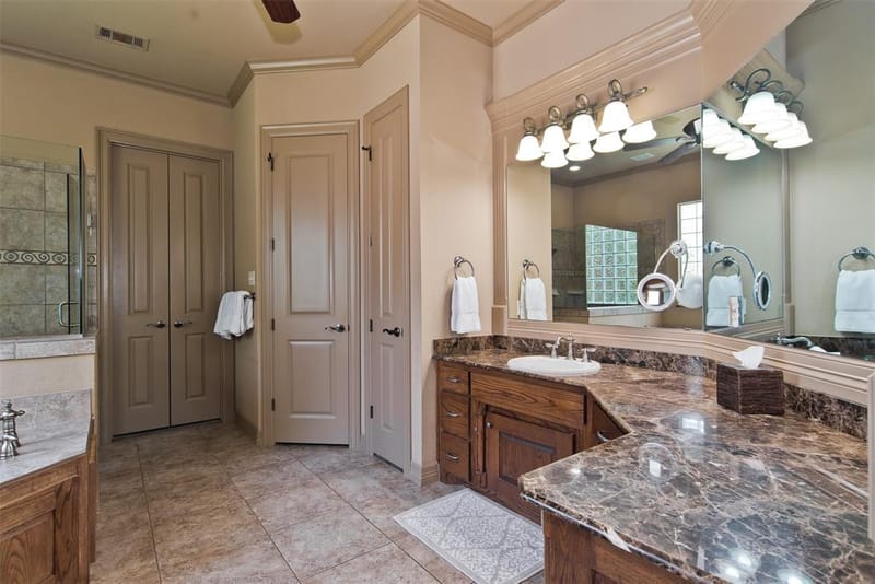 6208 Riverview Circle, Fort Worth TX 76112 - Photo 22
