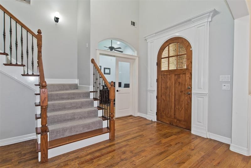6208 Riverview Circle, Fort Worth TX 76112 - Photo 5