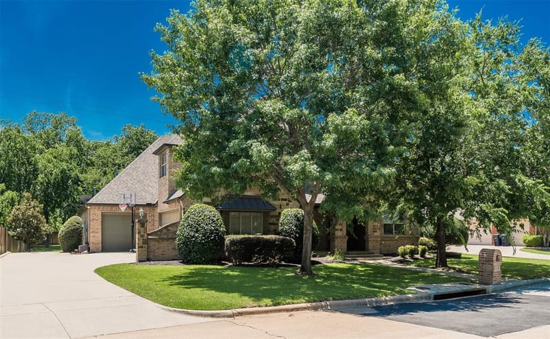 6208 Riverview Circle, Fort Worth TX 76112 - Photo 4