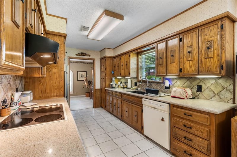804 Holland Drive, Denison TX 75020 - Photo 14