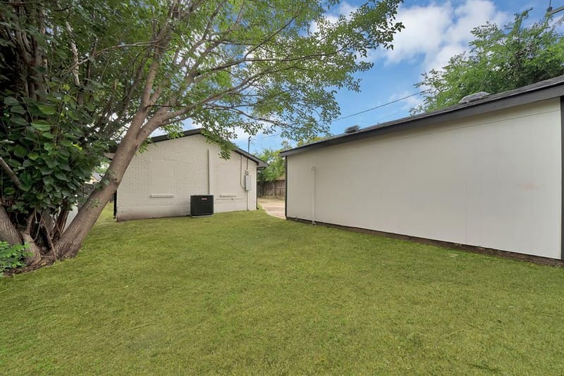 2742 Burlington Boulevard, Dallas TX 75211 - Photo 27