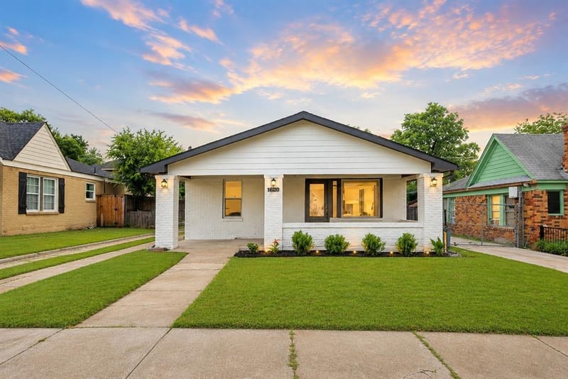 2742 Burlington Boulevard, Dallas TX 75211 - Photo 2
