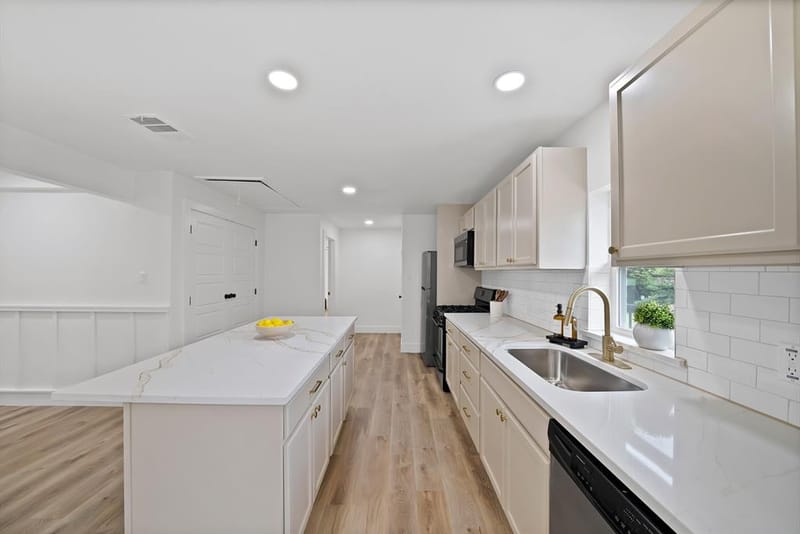 2742 Burlington Boulevard, Dallas TX 75211 - Photo 9