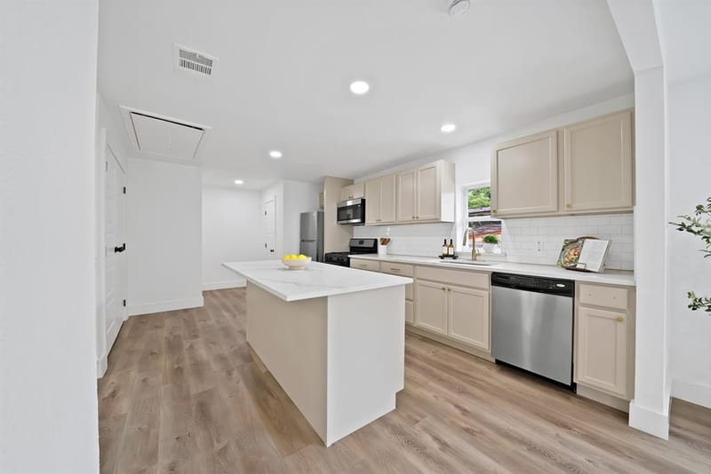 2742 Burlington Boulevard, Dallas TX 75211 - Photo 8