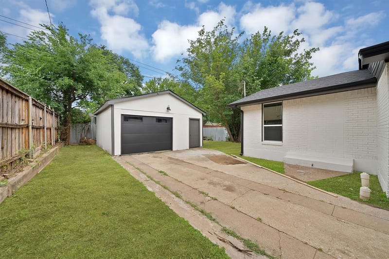 2742 Burlington Boulevard, Dallas TX 75211 - Photo 25