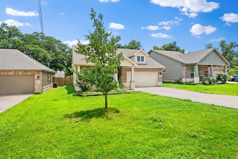 913 Sayle, Greenville TX 75401 - Photo 2
