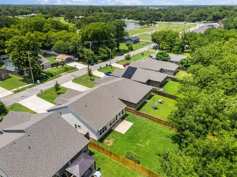 913 Sayle, Greenville TX 75401 - Photo 37