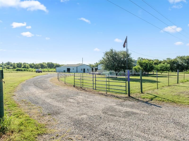 6338 Fm 933, Blum TX 76627 - Photo 18