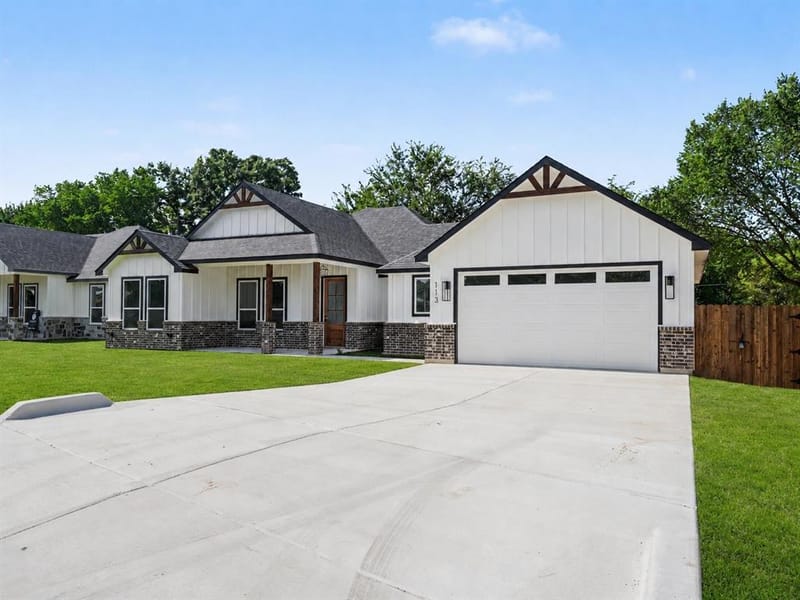 113 Dennis Drive, Azle TX 76020 - Photo 3