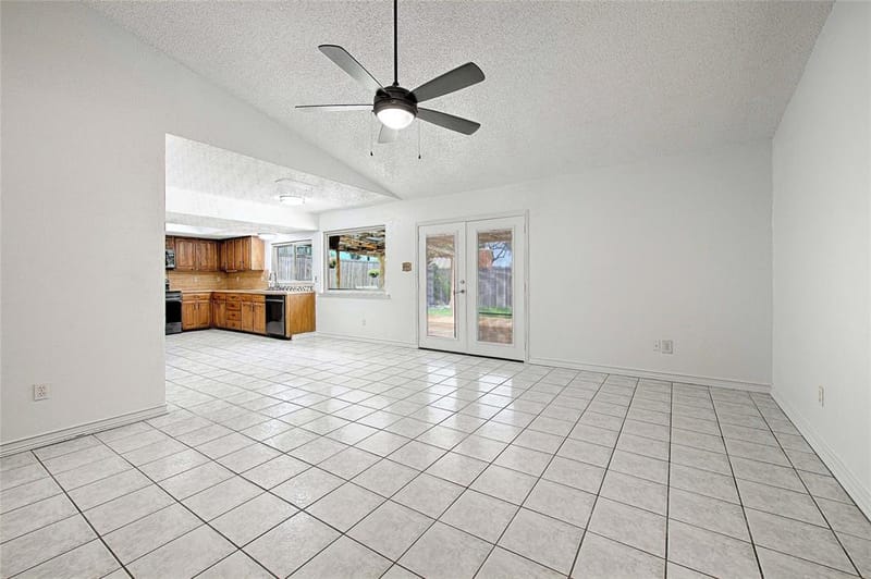 2511 Via Avenida, Carrollton TX 75006 - Photo 3
