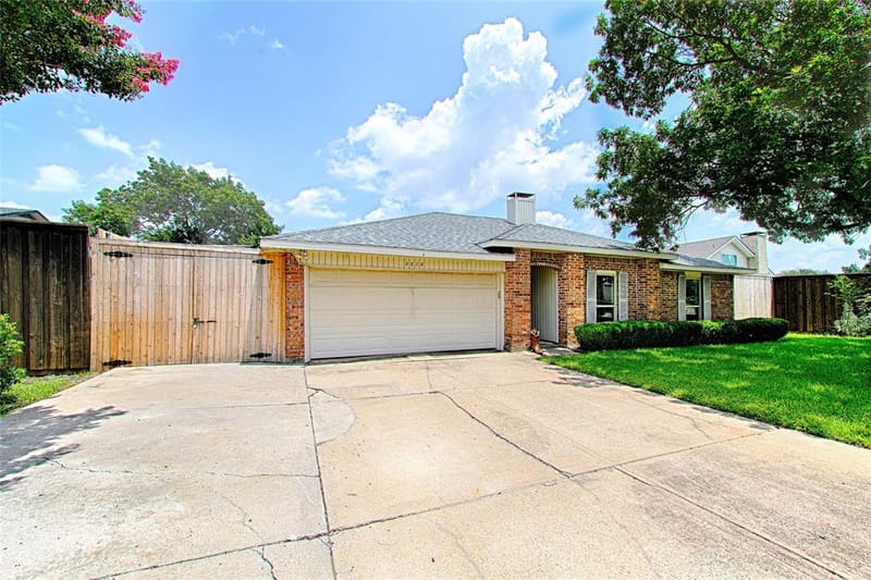 2511 Via Avenida, Carrollton TX 75006
