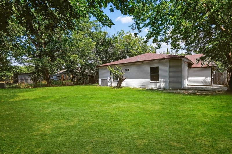 305 Hensley Drive, Grand Prairie TX 75050 - Photo 23