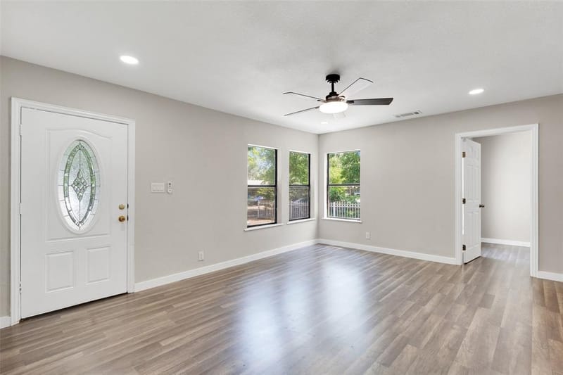 305 Hensley Drive, Grand Prairie TX 75050 - Photo 4