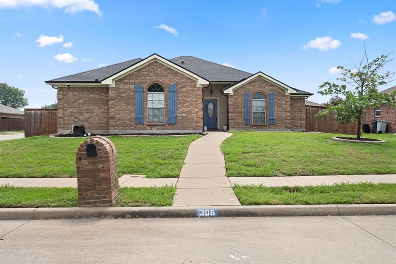 1306 Beacon Hill Drive, Midlothian TX 76065 - Photo 32