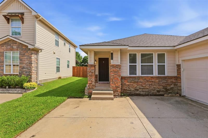 7004 Cotton Seed Drive, McKinney TX 75070 - Photo 2