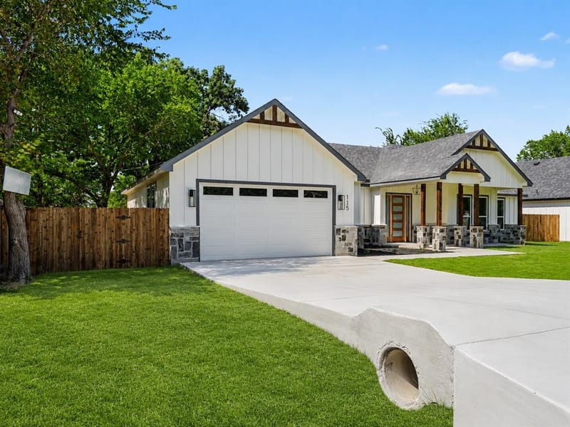 115 Dennis Drive, Azle TX 76020 - Photo 2