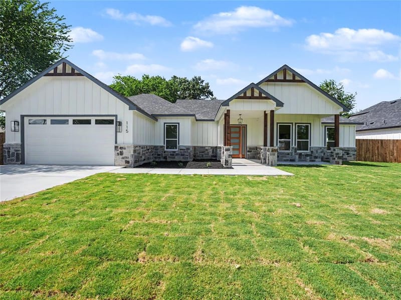 115 Dennis Drive, Azle TX 76020 - Photo 4