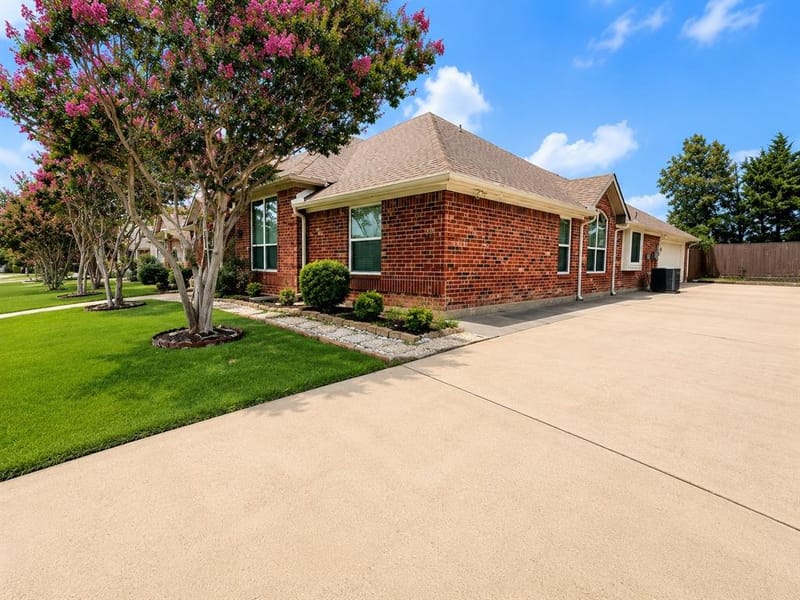 428 Hickory Drive, Murphy TX 75094 - Photo 2