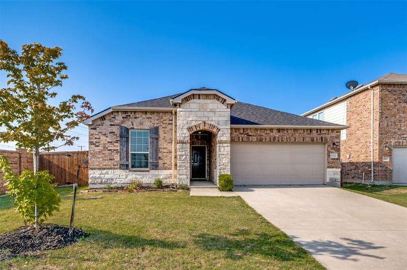 1926 Trace Drive, Aubrey TX 76227