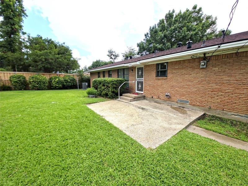 2522 Robin Lane, Garland TX 75041 - Photo 35