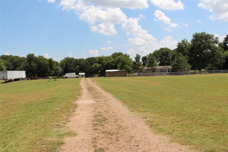 1199 County Road 1245, Savoy TX 75479 - Photo 2