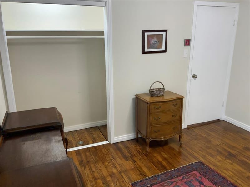 215 S 4th Street, Jacksboro TX 76458 - Photo 17