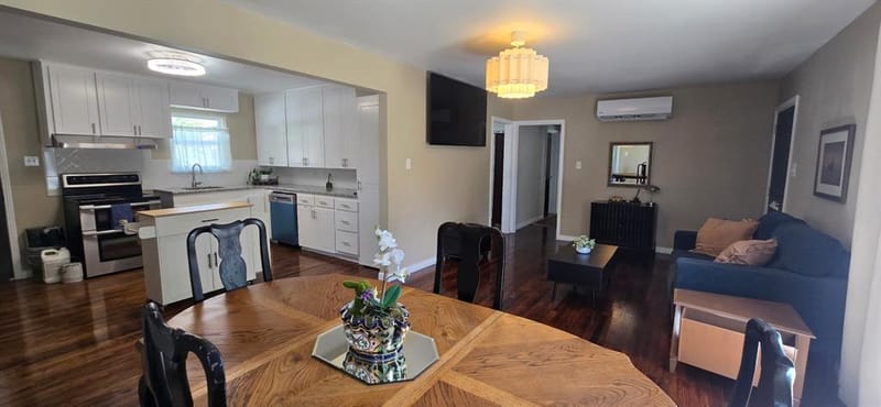 215 S 4th Street, Jacksboro TX 76458 - Photo 9