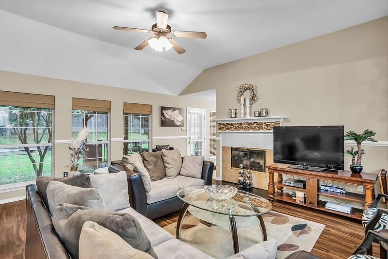412 Glenbrook Drive, Kennedale TX 76060 - Photo 3