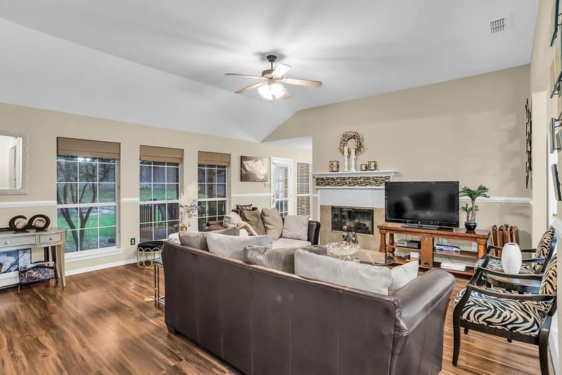 412 Glenbrook Drive, Kennedale TX 76060 - Photo 4