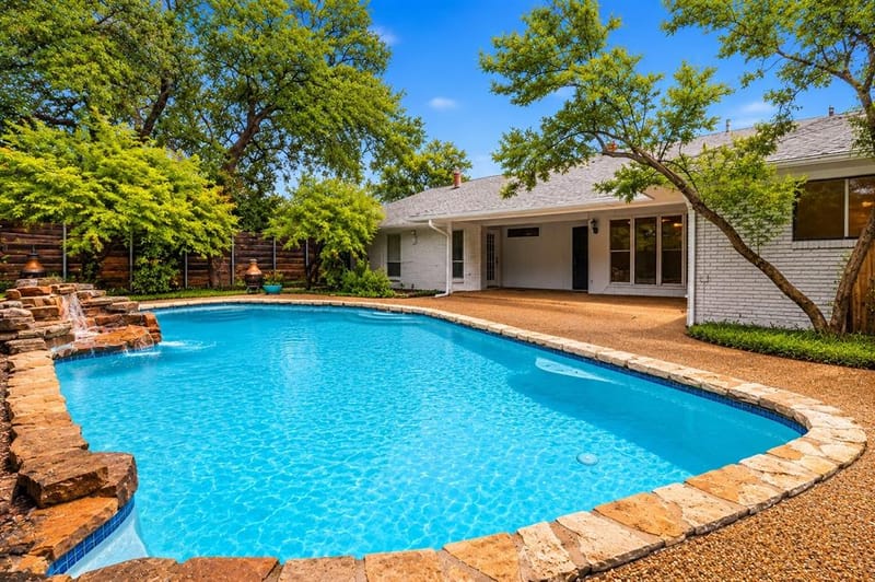 6908 Heatherknoll Drive, Dallas TX 75248 - Photo 2