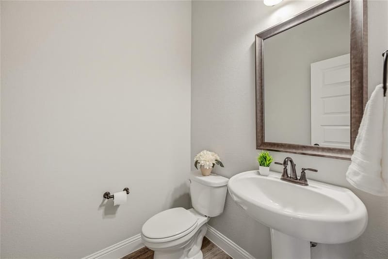 1086 Mickelson Drive, Granbury TX 76048 - Photo 6