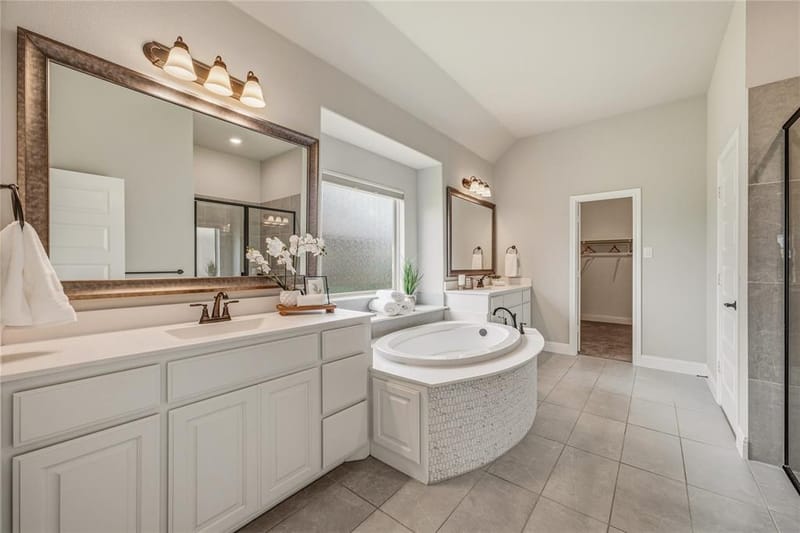 1086 Mickelson Drive, Granbury TX 76048 - Photo 16