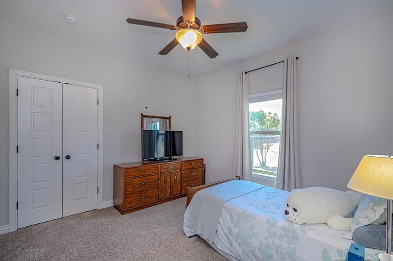 815 Chestnut Grove Drive, Cleburne TX 76033 - Photo 13