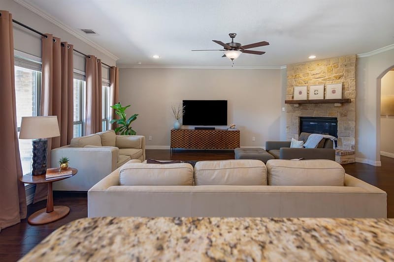 815 Chestnut Grove Drive, Cleburne TX 76033 - Photo 5