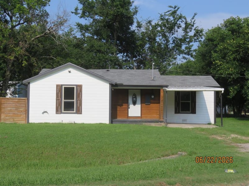 705 S Patterson Street, Campbell TX 75422 - Photo 2