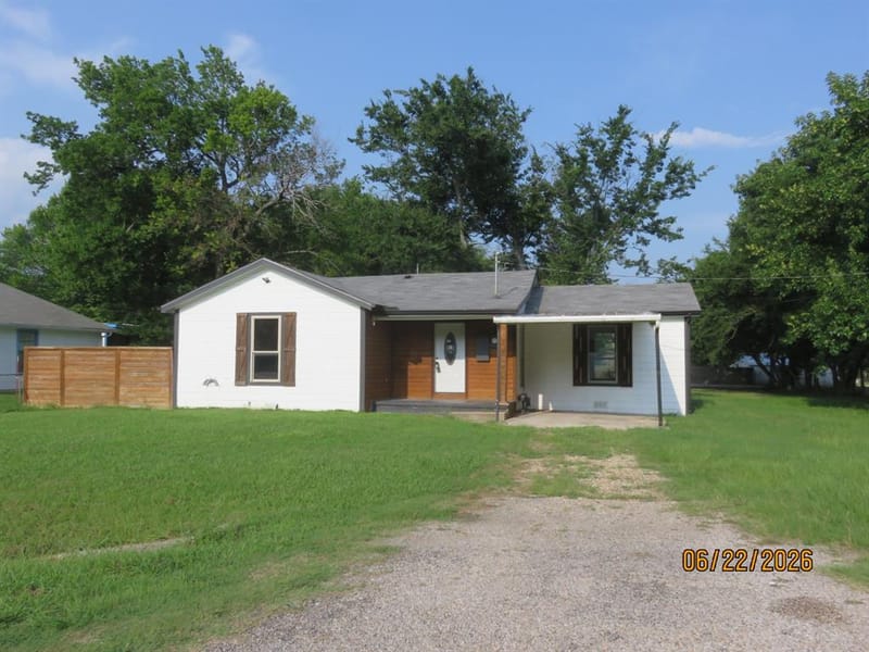 705 S Patterson Street, Campbell TX 75422 - Photo 16