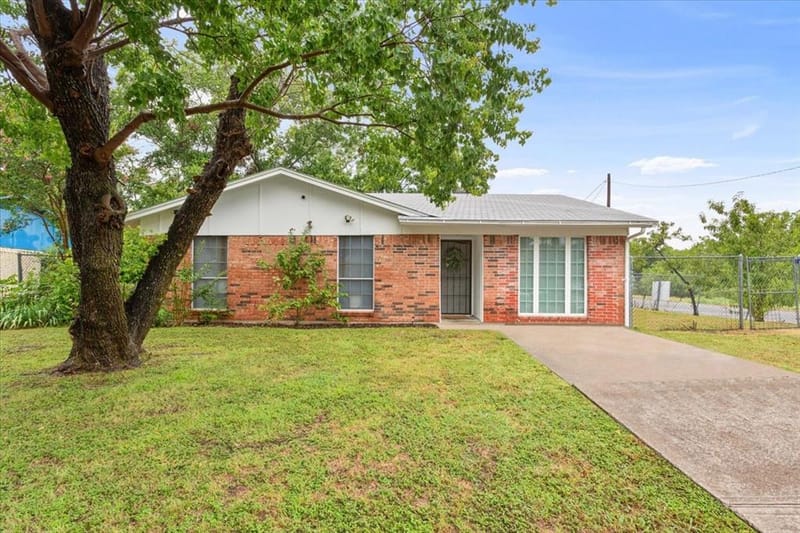 901 Church Avenue, Waco TX 76706 - Photo 2