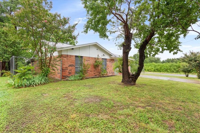 901 Church Avenue, Waco TX 76706 - Photo 6