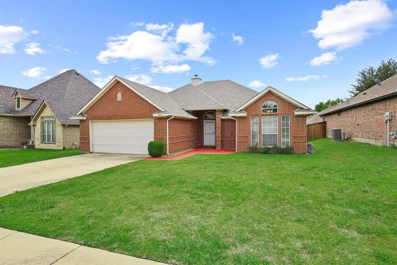 4810 Hilre Drive, Sherman TX 75092 - Photo 3