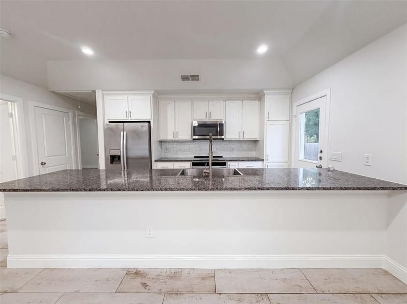 709 W Hull Street, Denison TX 75020 - Photo 7