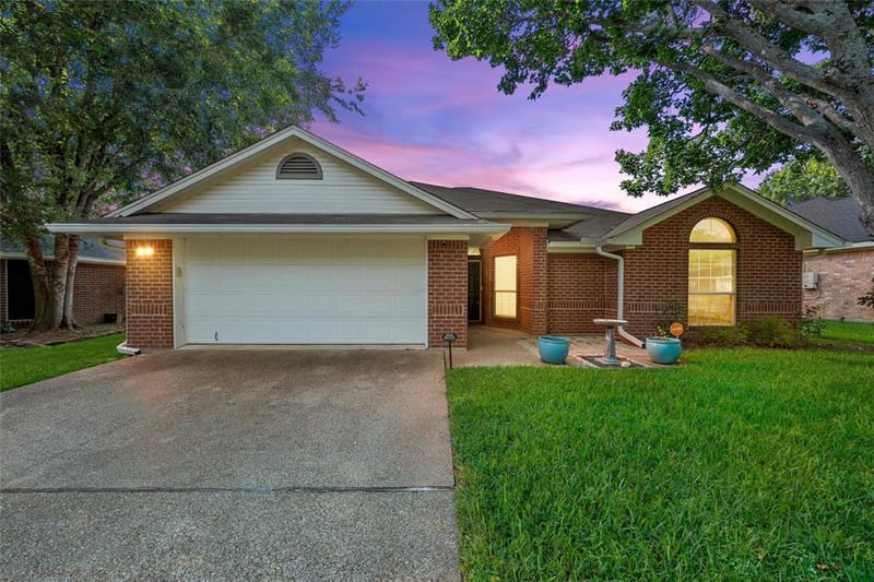 10604 Sierra West Drive, Waco TX 76712