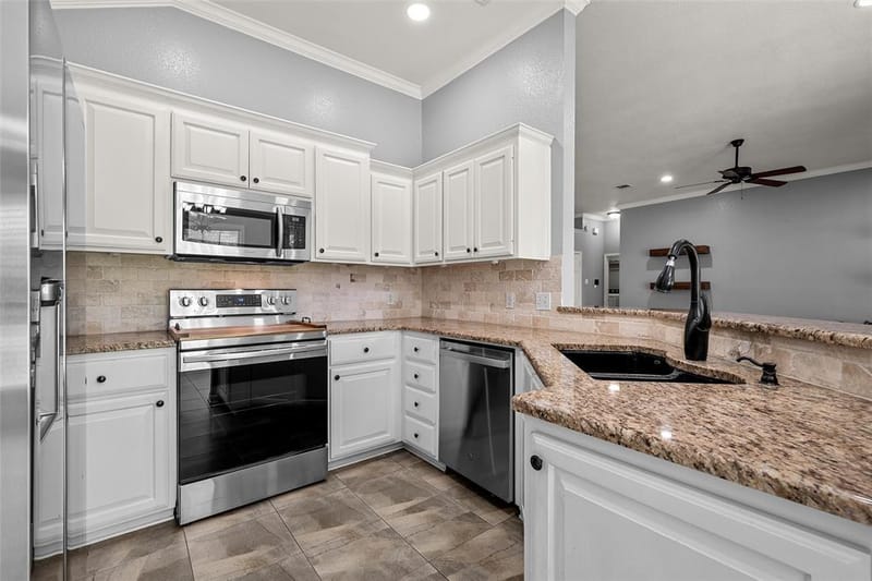 10604 Sierra West Drive, Waco TX 76712 - Photo 11