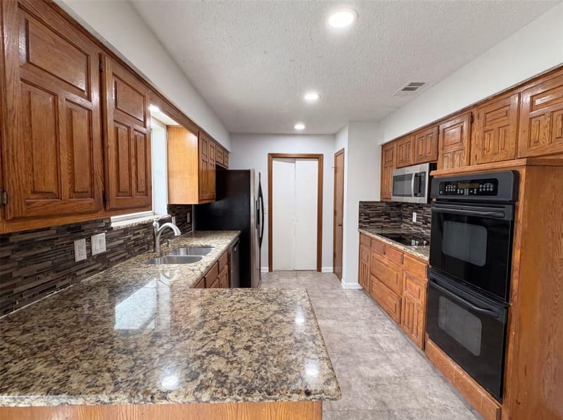 1604 Danube Lane, Plano TX 75075 - Photo 2