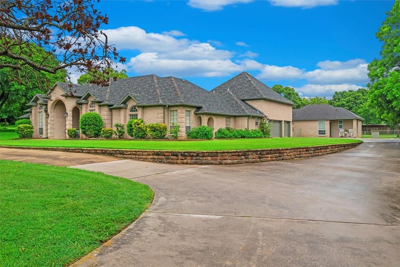 1718 Wanda Way, Arlington TX 76001 - Photo 3
