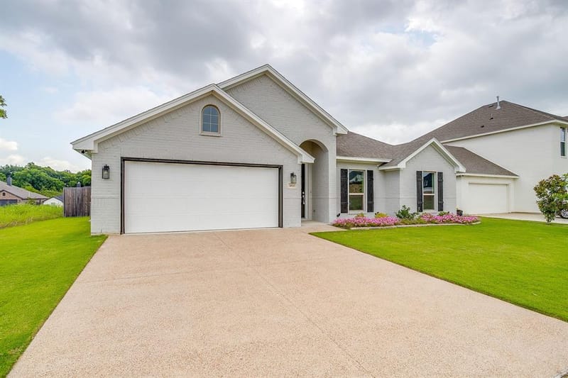6913 Trail Rock Drive, Benbrook TX 76126 - Photo 2