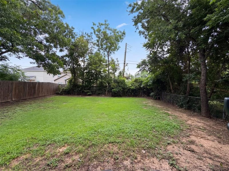 619 E Arlington Avenue, Fort Worth TX 76104 - Photo 17